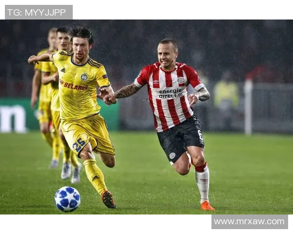 塞萨洛尼与埃因霍温的激烈对决揭示足球战术的魅力与精彩瞬间